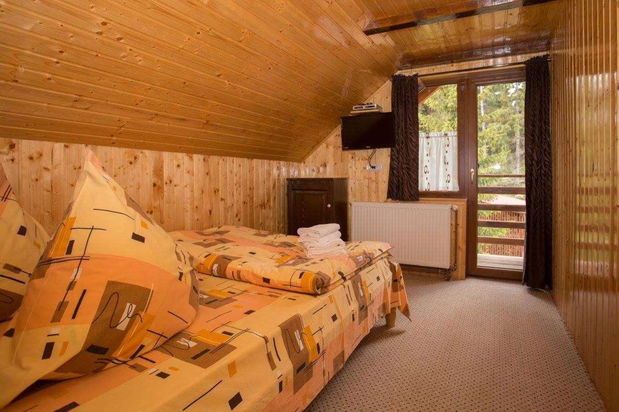 Cabana Ama Hotel Tău Bistra Buitenkant foto