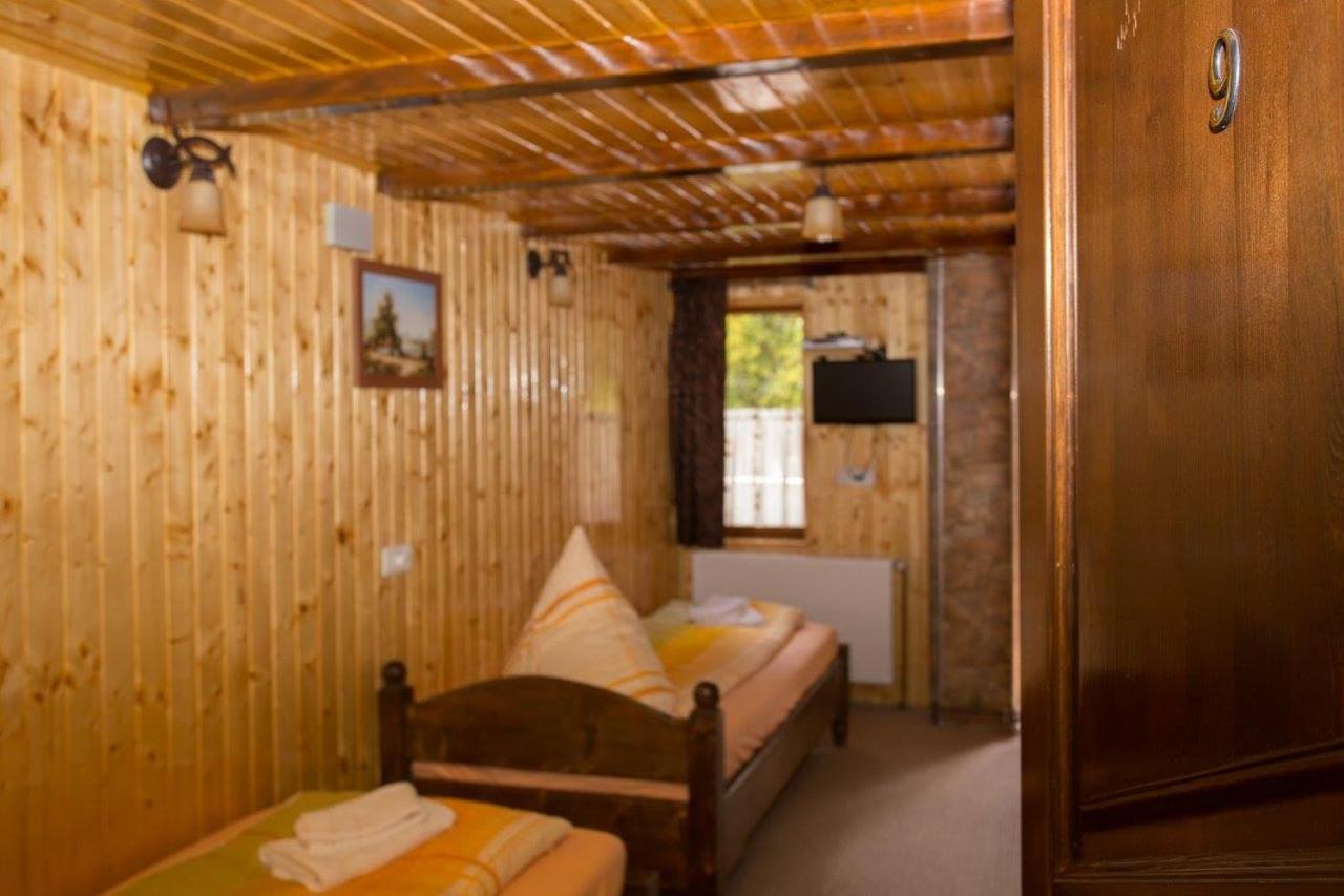 Cabana Ama Hotel Tău Bistra Buitenkant foto