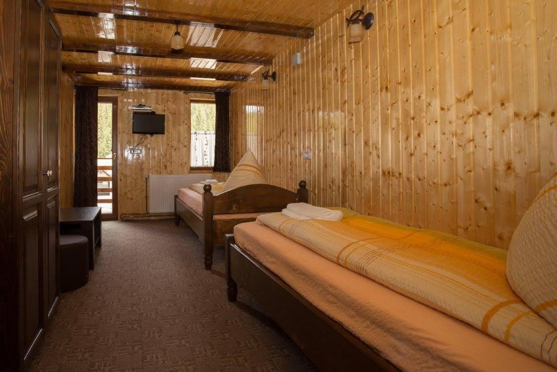 Cabana Ama Hotel Tău Bistra Buitenkant foto