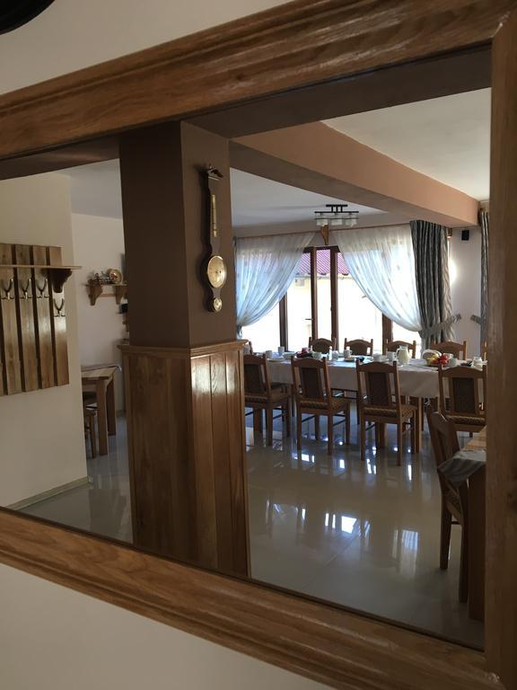 Cabana Ama Hotel Tău Bistra Buitenkant foto